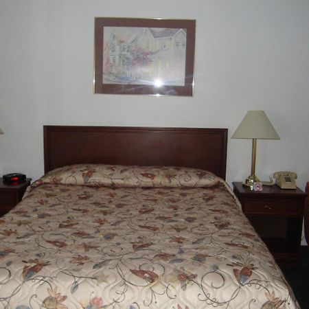 Royal Napanee Inn 나파니 외부 사진